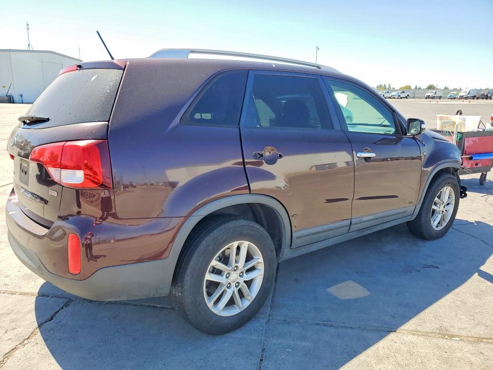 Photo 3 from auction – 2014 KIA SORENTO with VIN 5XYKT4A63EG501525