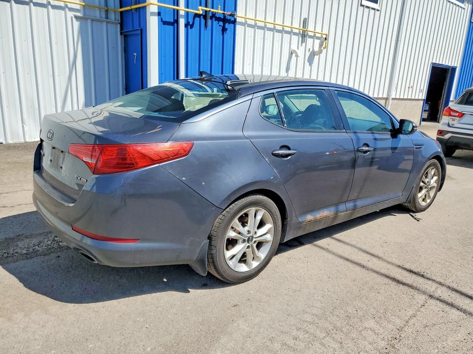 Photo 3 from auction – 2011 KIA OPTIMA with VIN KNAGN4A72B5215997