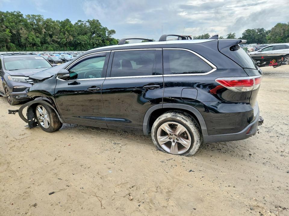 Photo 2 from auction – 2015 TOYOTA HIGHLANDER with VIN 5TDYKRFH6FS083664