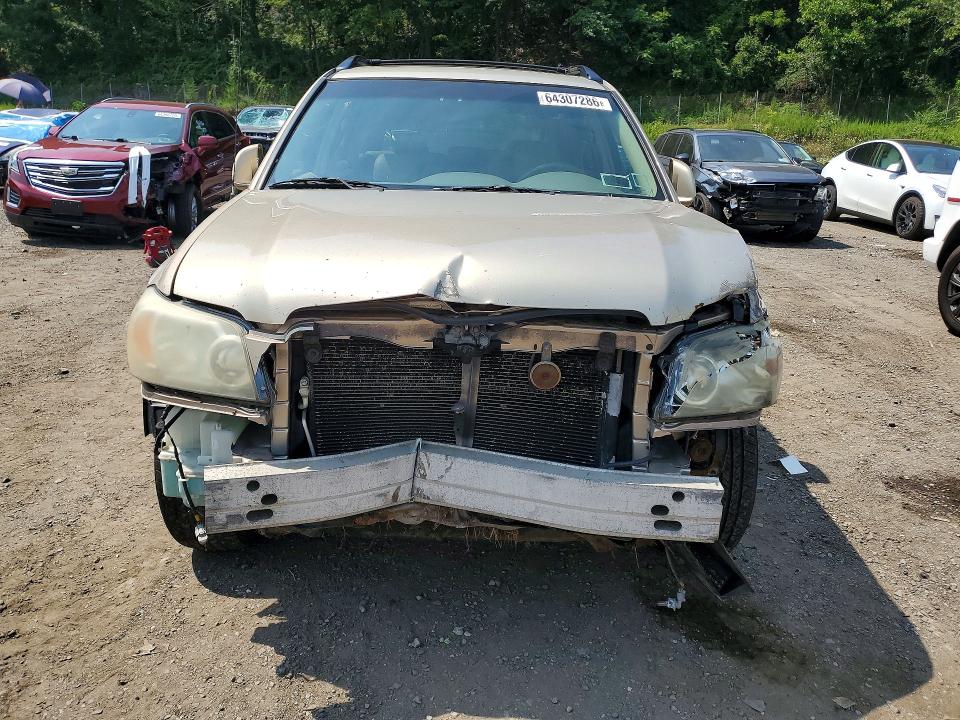 Photo 5 from auction – 2004 TOYOTA HIGHLANDER with VIN JTEEP21A740047127