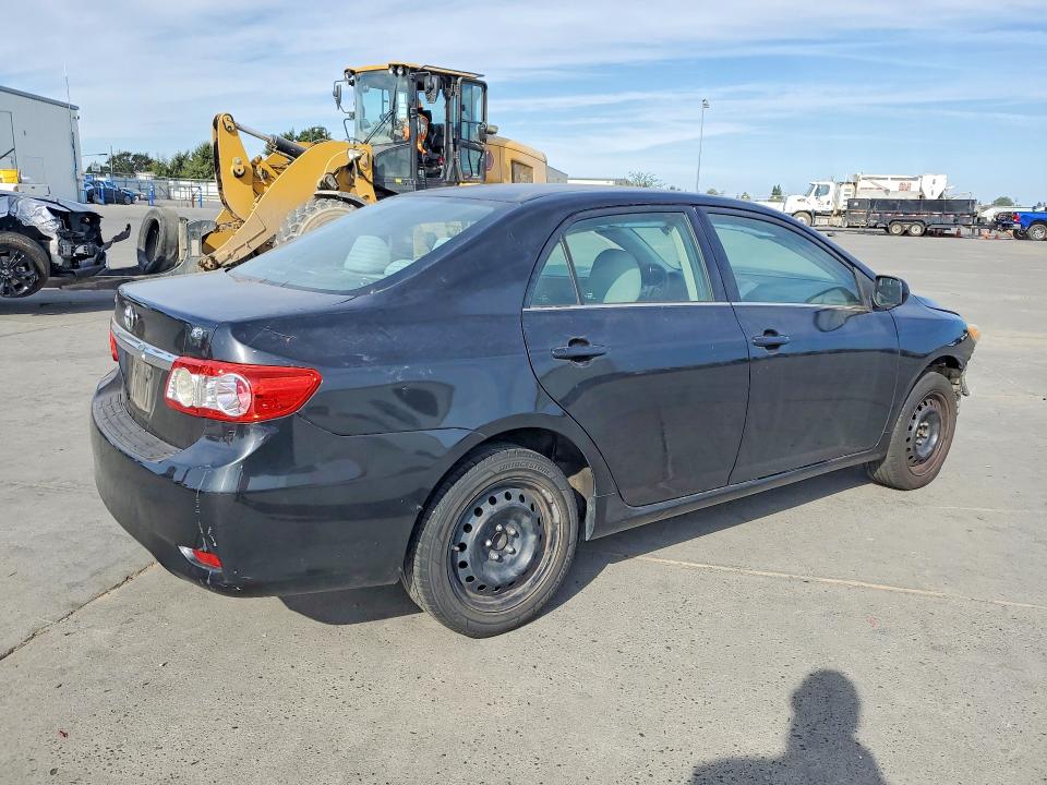 Photo 3 from auction – 2013 TOYOTA COROLLA with VIN 5YFBU4EE4DP192575