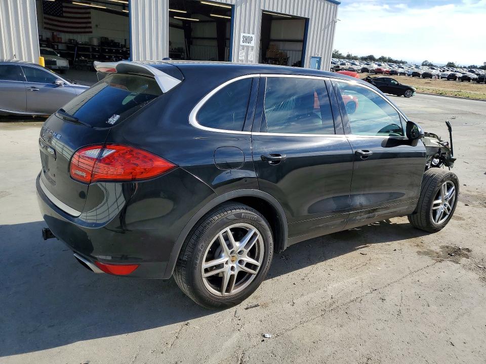 Photo 3 from auction – 2014 PORSCHE CAYENNE with VIN WP1AA2A28ELA09773