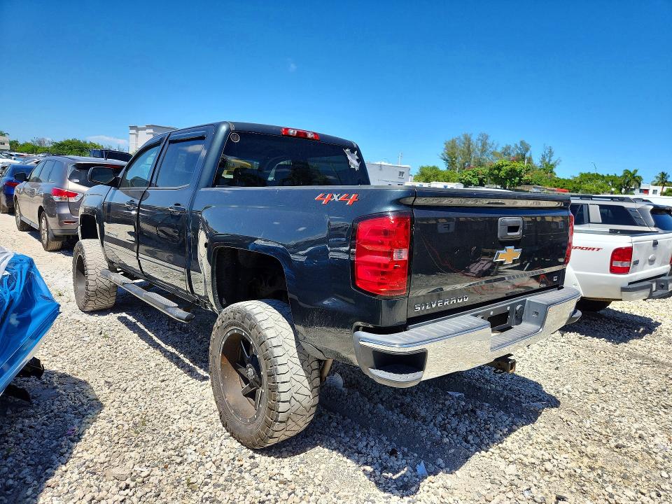 Photo 2 from auction – 2018 CHEVROLET SILVERADO with VIN 3GCUKREC6JG157872