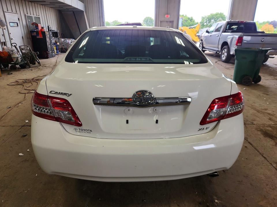Photo 6 from auction – 2011 TOYOTA CAMRY with VIN 4T4BF3EK8BR100377