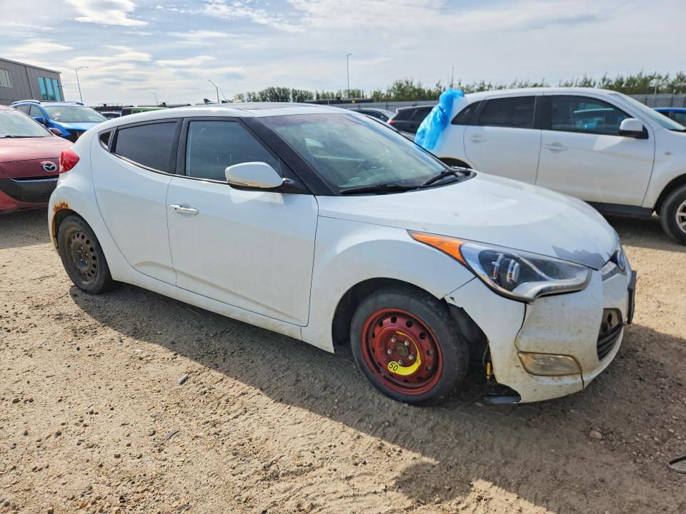 Photo 4 from auction – 2016 HYUNDAI VELOSTER with VIN KMHTC6AD1GU261466