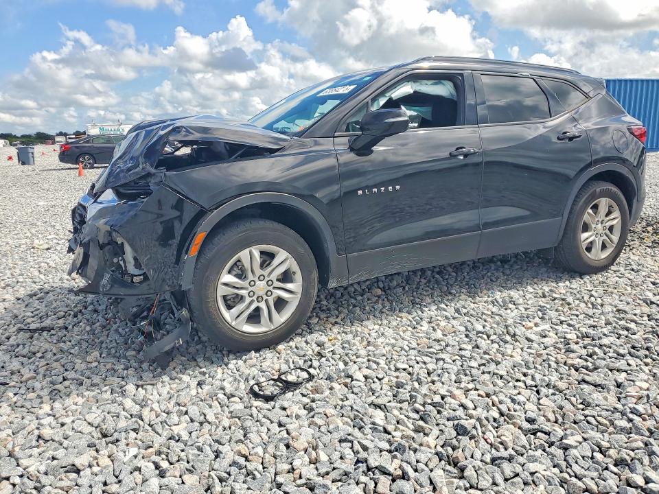 CHEVROLET BLAZER 2021 with VIN 3GNKBCRS5MS577279 - Photo from auction