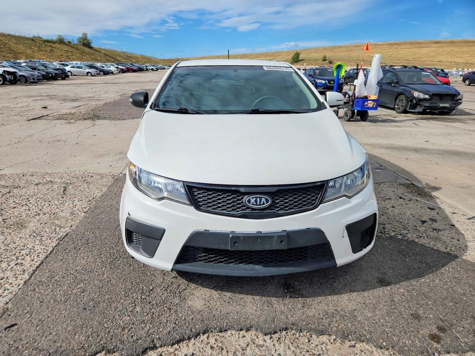 Photo 5 from auction – 2011 KIA FORTE KOUP with VIN KNAFU6A27B5318539
