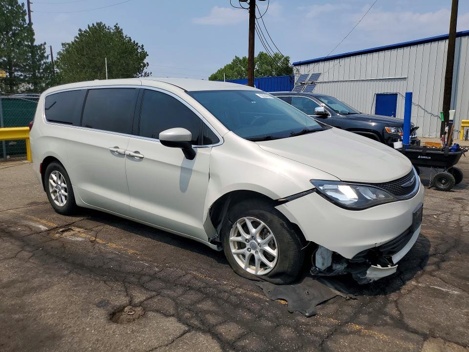 Photo 4 from auction – 2017 CHRYSLER PACIFICA with VIN 2C4RC1DG0HR660391