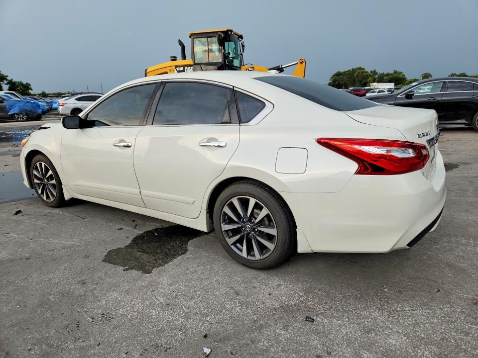 Photo 2 from auction – 2017 NISSAN ALTIMA with VIN 1N4AL3AP6HC124170