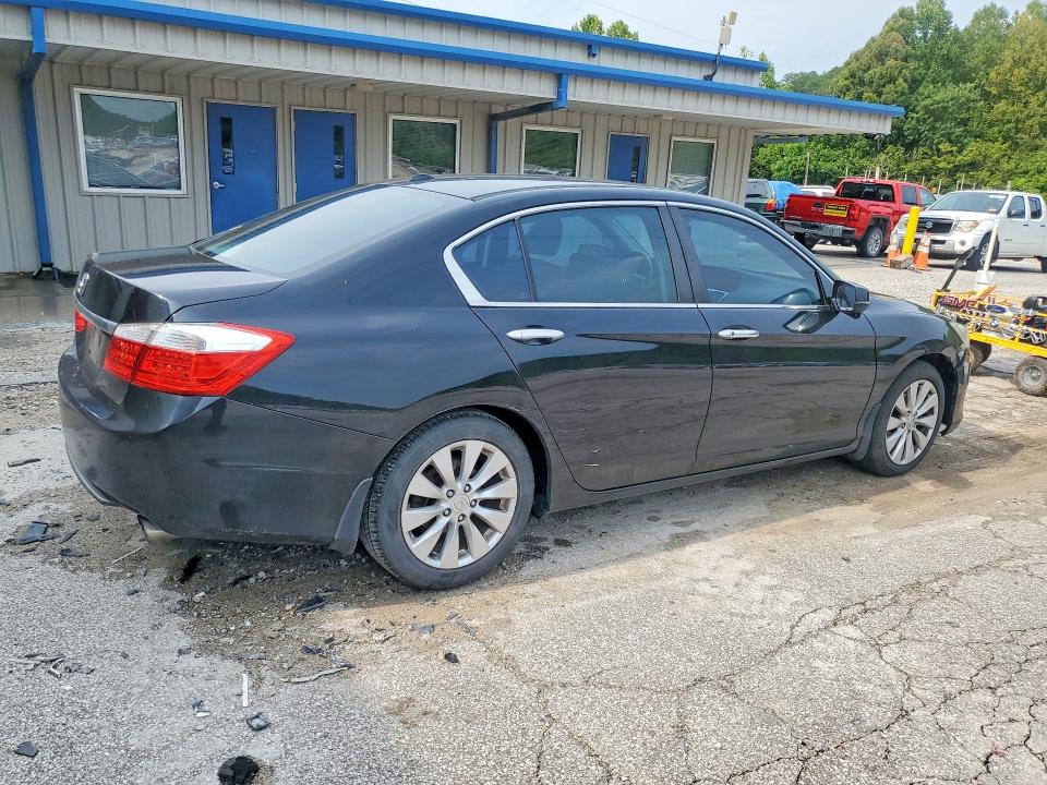 Photo 3 from auction – 2013 HONDA ACCORD with VIN 1HGCR2F83DA227938
