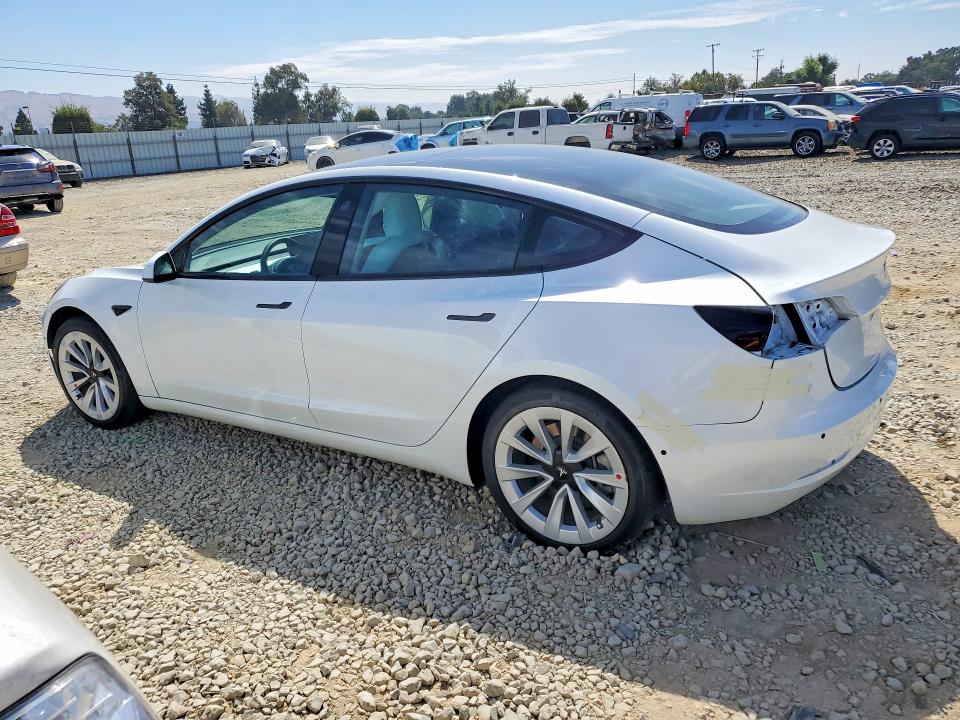 Снимка 2 от търг – 2022 TESLA MODEL 3 с VIN 5YJ3E1EB5NF144473