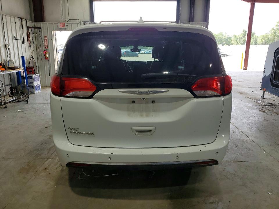 Photo 6 from auction – 2017 CHRYSLER PACIFICA with VIN 2C4RC1BG7HR794673