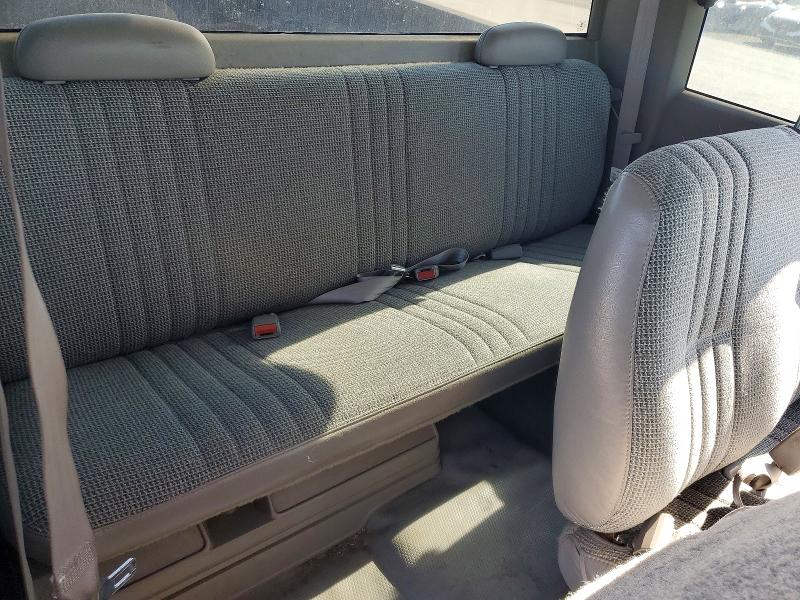 Photo 10 from auction – 1998 CHEVROLET GMT-400 with VIN 1GCEC19M9WE231564