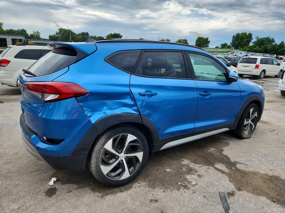 Photo 3 from auction – 2018 HYUNDAI TUCSON with VIN KM8J33A22JU694466