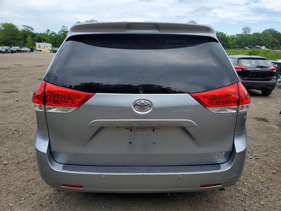 Photo 6 from auction – 2014 TOYOTA SIENNA with VIN 5TDDK3DCXES076203