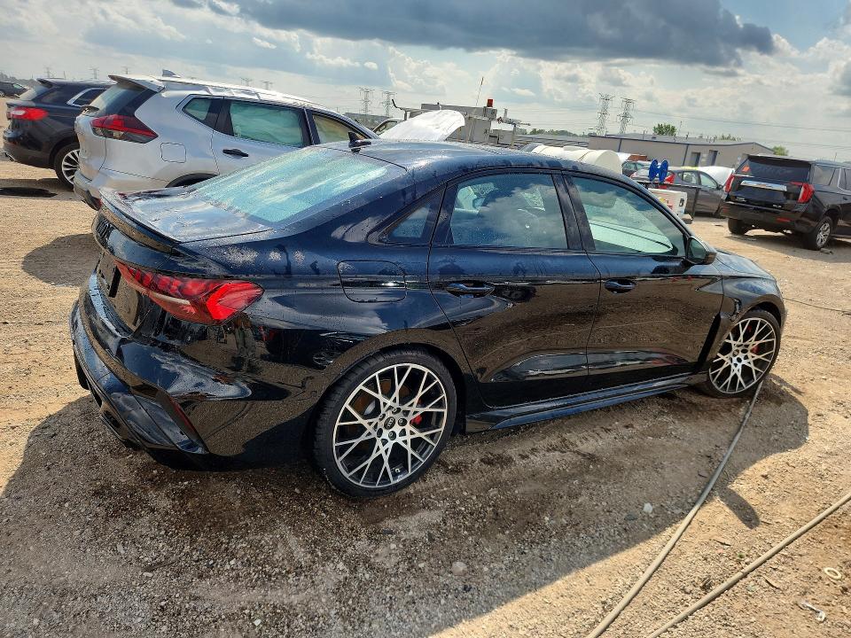 Снимка 3 от търг – 2026 AUDI RS3 с VIN WUAGWDGY8TA905216