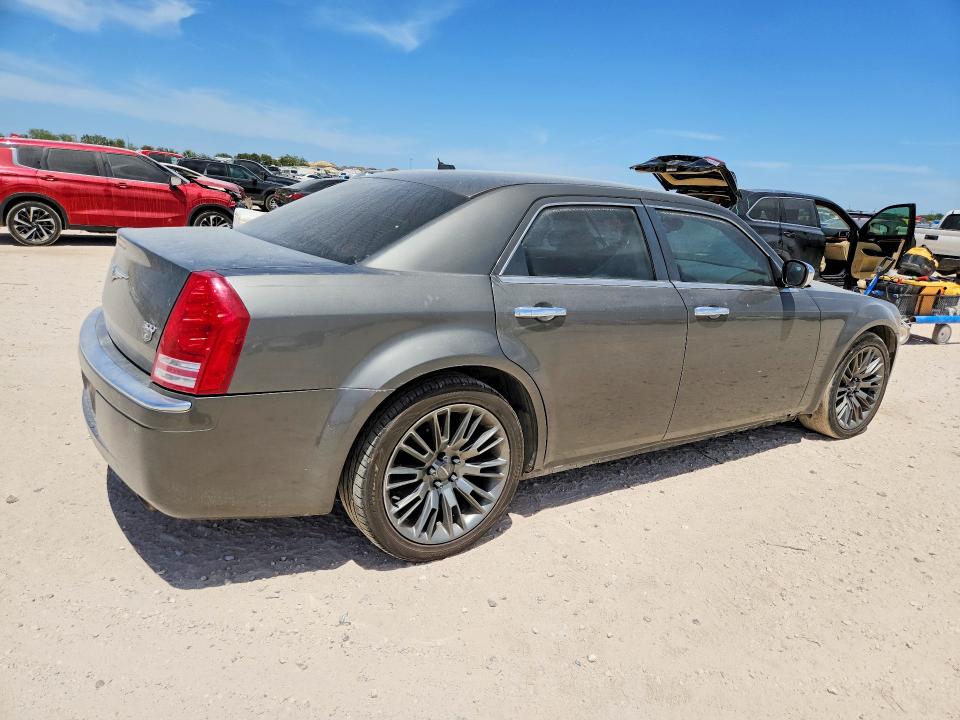 Photo 3 from auction – 2008 CHRYSLER 300C with VIN 2C3KA63H88H219875