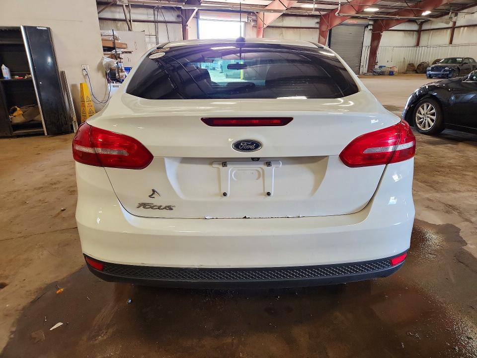 Photo 6 from auction – 2017 FORD FOCUS with VIN 1FADP3E20HL299417