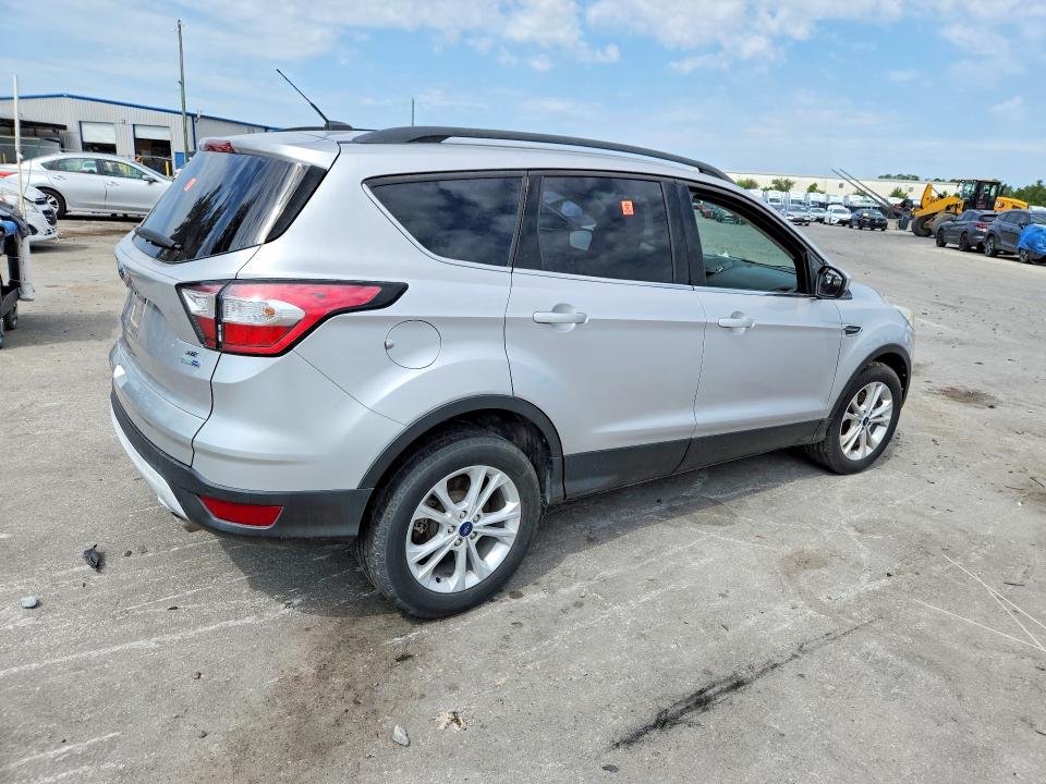 Photo 3 from auction – 2017 FORD ESCAPE with VIN 1FMCU9GD2HUC55280
