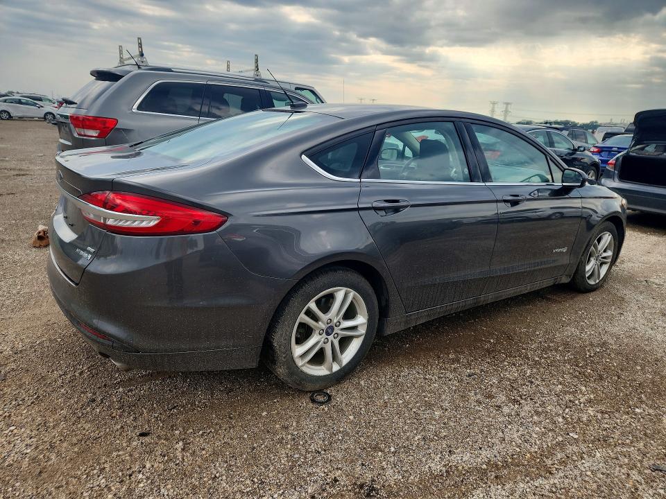 Foto 3 de la subasta – 2018 FORD FUSION con VIN 3FA6P0LU5JR226384