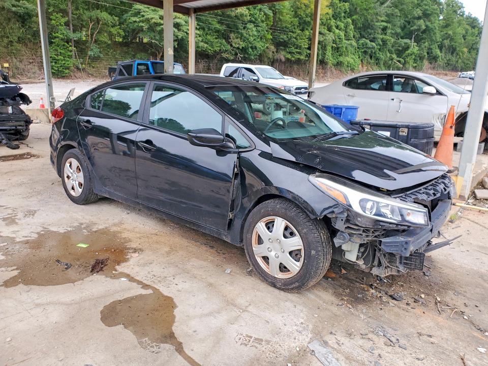 Photo 4 from auction – 2017 KIA FORTE with VIN 3KPFK4A75HE115607