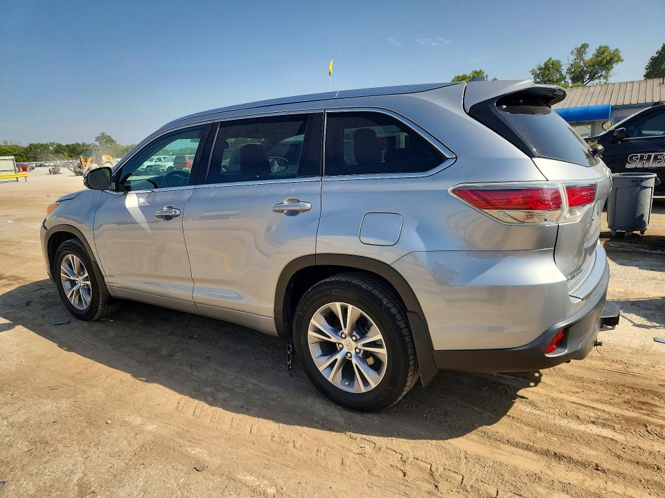 Photo 2 from auction – 2015 TOYOTA HIGHLANDER with VIN 5TDJKRFH2FS197890