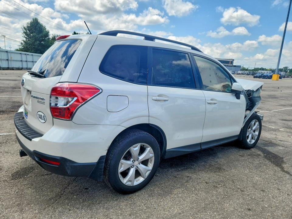 Photo 3 from auction – 2015 SUBARU FORESTER with VIN JF2SJADC2FH497077