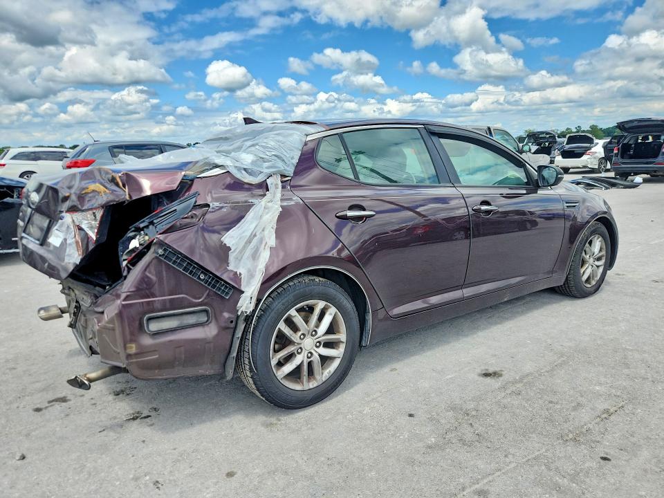 Foto 3 de la subasta – 2013 KIA OPTIMA con VIN 5XXGM4A79DG239847