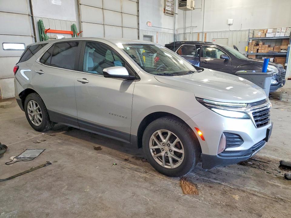 Photo 4 from auction – 2022 CHEVROLET EQUINOX with VIN 3GNAXJEV0NL178681