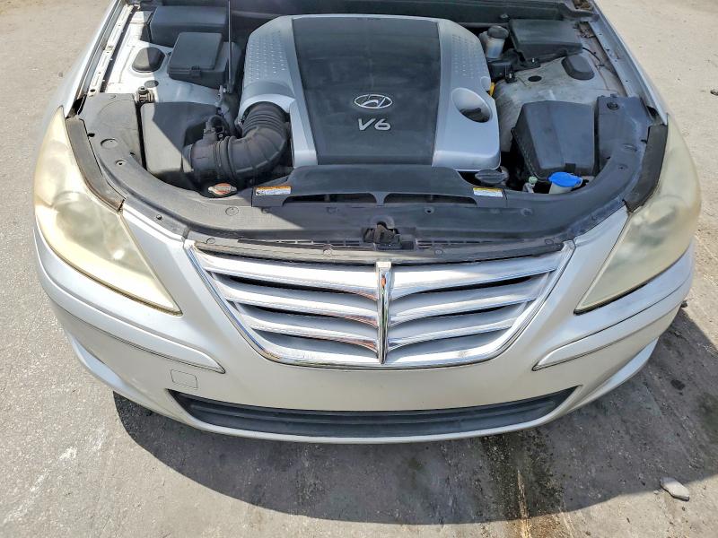 Photo 11 from auction – 2009 HYUNDAI GENESIS with VIN KMHGC46E89U026802