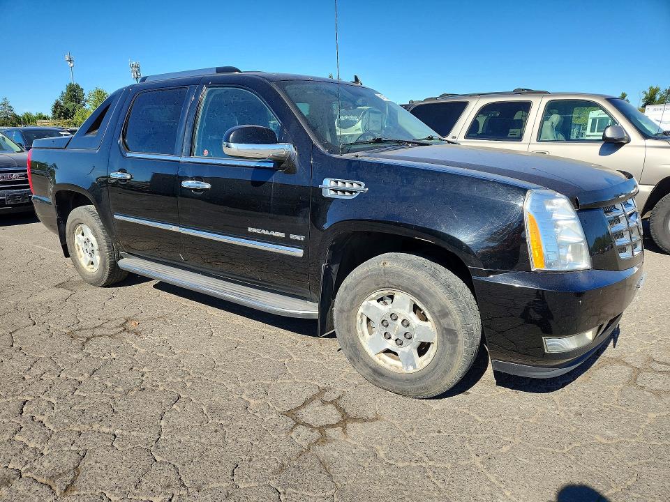Photo 4 from auction – 2011 CADILLAC ESCALADE with VIN 3GYT4MEF7BG170645
