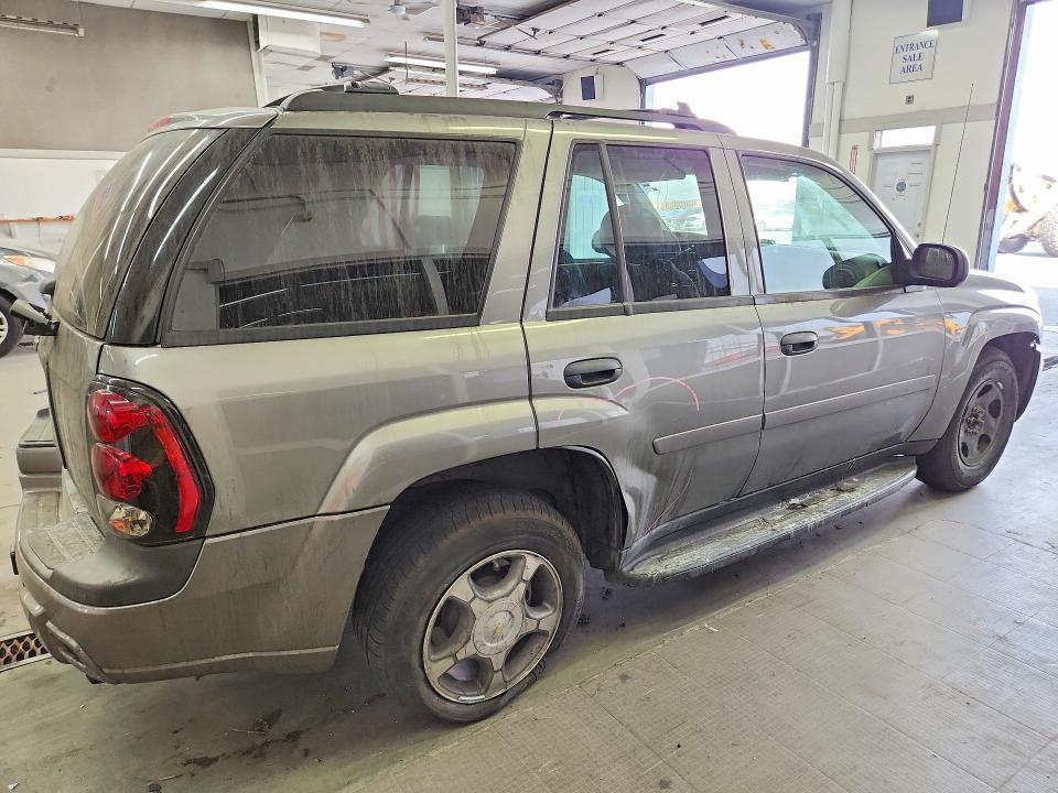 Photo 3 from auction – 2008 CHEVROLET TRAILBLAZER with VIN 1GNDT13S682137365