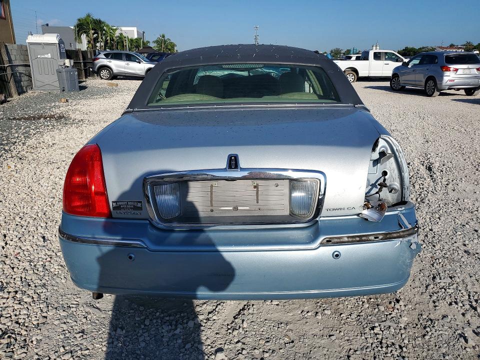 Photo 6 from auction – 2005 LINCOLN TOWN CAR with VIN 1LNHM81W25Y636898