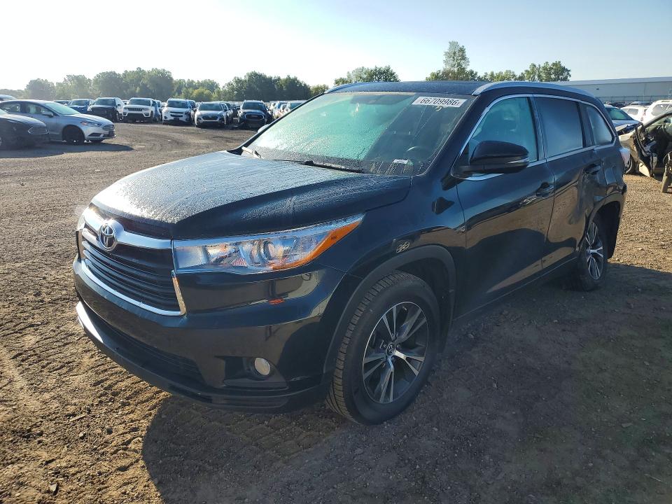 TOYOTA HIGHLANDER 2016 with VIN 5TDJKRFH6GS309737 - Photo from auction