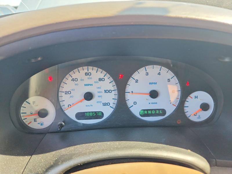 Photo 9 from auction – 2002 CHRYSLER TOWN & COUNTRY with VIN 2C8GP44362R714499