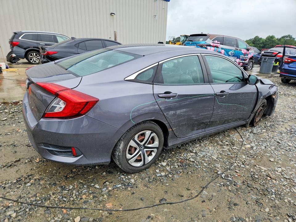 Photo 3 from auction – 2018 HONDA CIVIC with VIN 2HGFC2F57JH566946