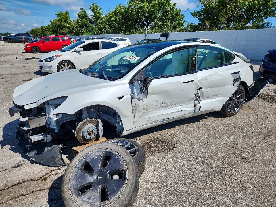 2022 TESLA MODEL 3 AW