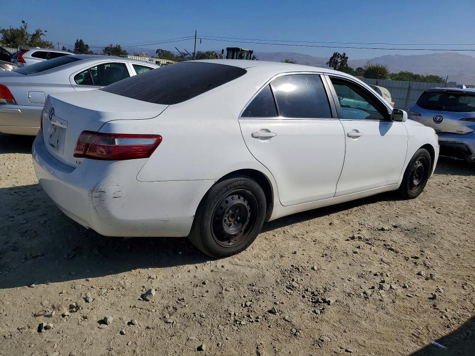 Photo 3 from auction – 2007 TOYOTA CAMRY with VIN 4T1BE46K07U700304