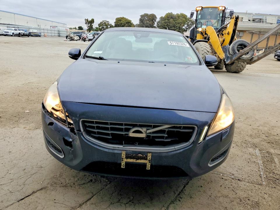 Photo 5 from auction – 2012 VOLVO S60 with VIN YV1622FS8C2142625