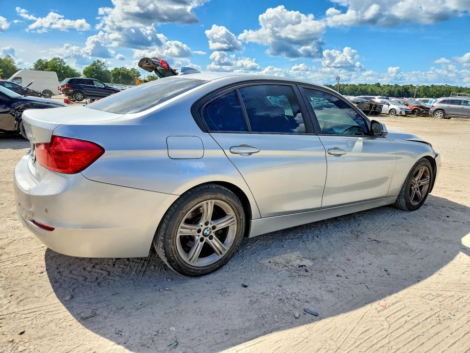 Photo 3 from auction – 2014 BMW 328 with VIN WBA3D3C5XEK155769