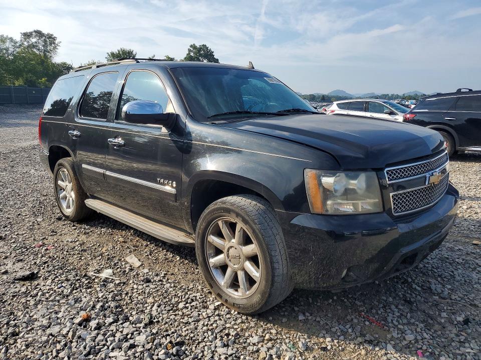 Photo 4 from auction – 2010 CHEVROLET TAHOE with VIN 1GNUCCE06AR152159