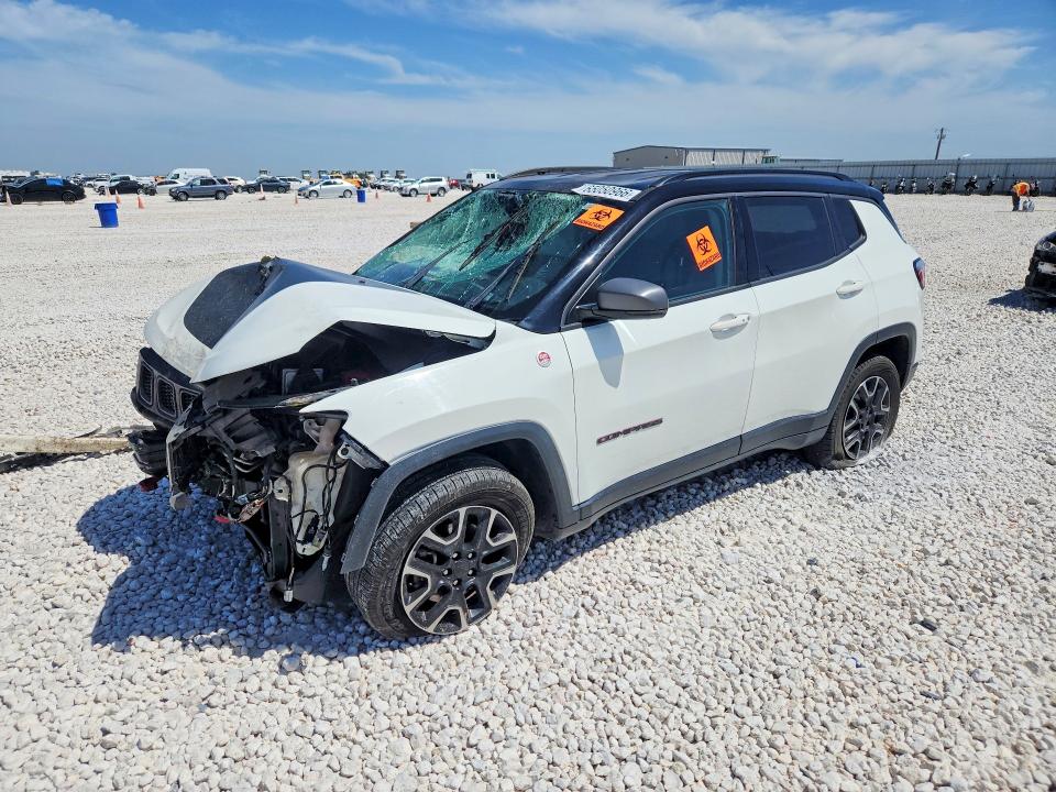 JEEP COMPASS 2021 with VIN 3C4NJDDB0MT523579 - Photo from auction