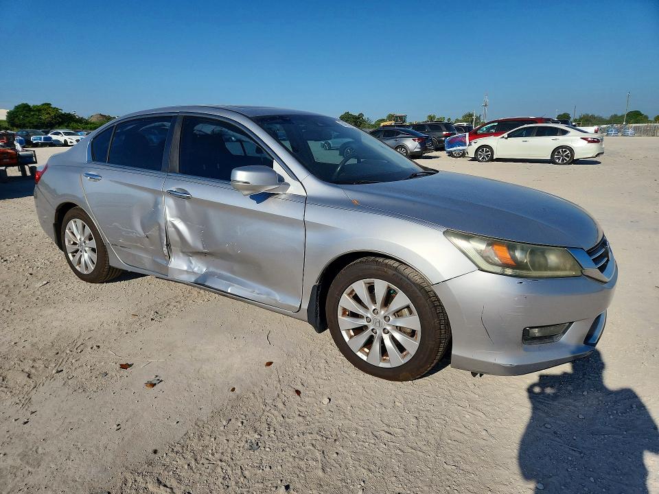 Photo 4 from auction – 2015 HONDA ACCORD with VIN 1HGCR2F87FA126890