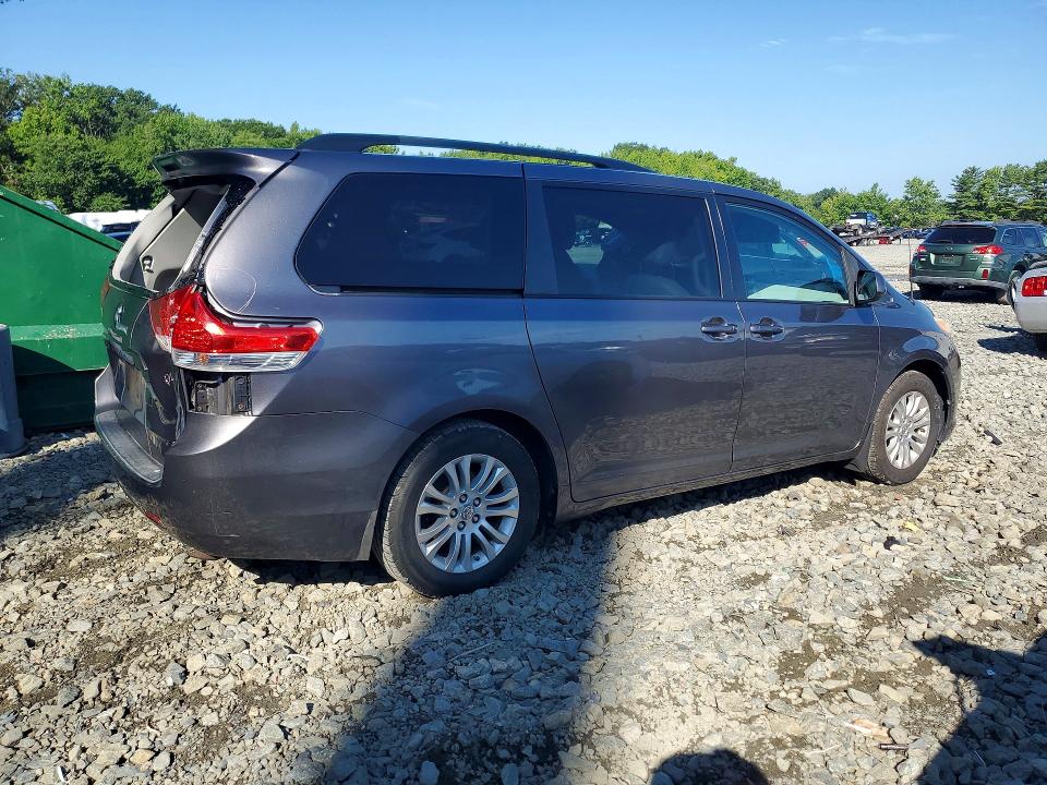 Photo 3 from auction – 2013 TOYOTA SIENNA with VIN 5TDYK3DC8DS291403