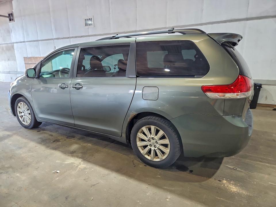 Photo 2 from auction – 2011 TOYOTA SIENNA with VIN 5TDJK3DCXBS007199