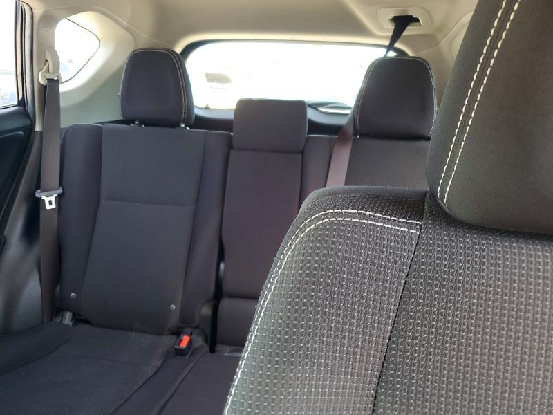 Photo 10 from auction – 2018 TOYOTA RAV4 with VIN JTMRFREV3JJ198096