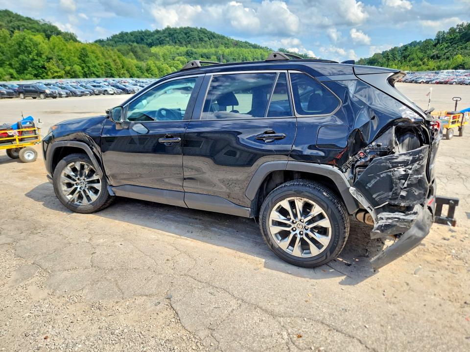 Photo 2 from auction – 2021 TOYOTA RAV4 with VIN 2T3A1RFV8MC244944