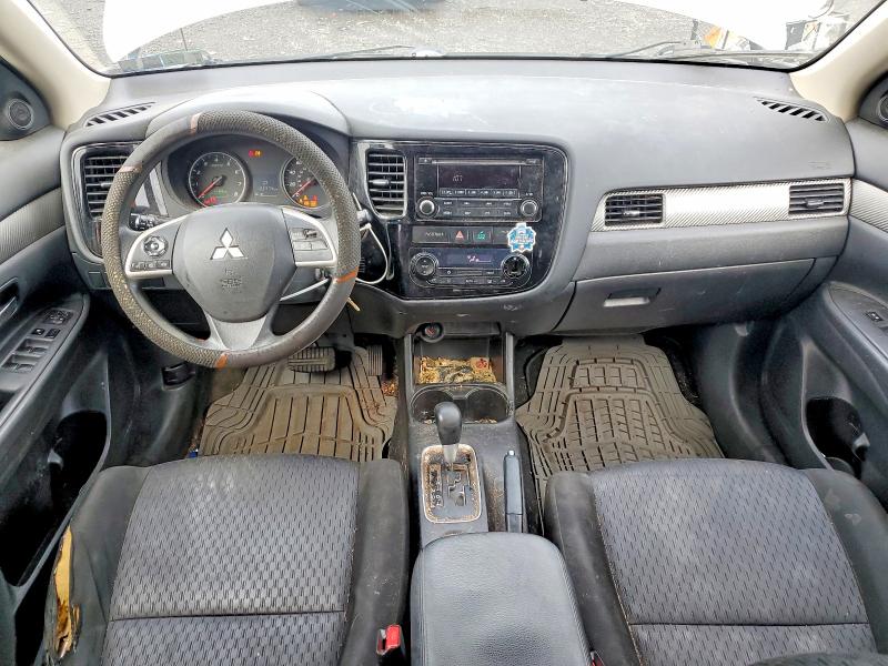 Photo 8 from auction – 2014 MITSUBISHI OUTLANDER with VIN JA4AD2A36EZ003236