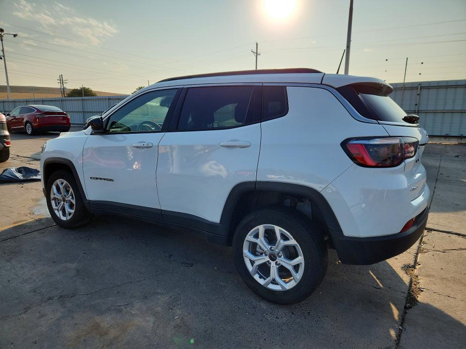 Photo 2 from auction – 2025 JEEP COMPASS with VIN 3C4NJDBN5ST556149