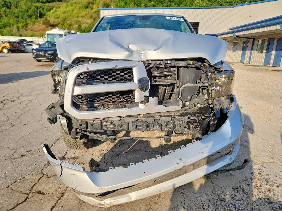 Photo 5 from auction – 2016 RAM 1500 with VIN 1C6RR7KG0GS105532